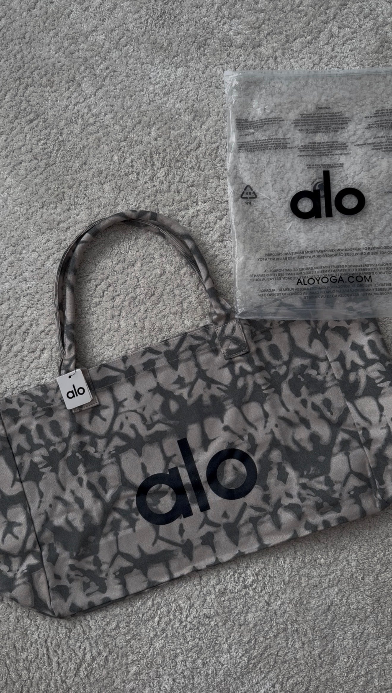 Tote bag